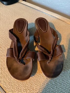 Enzo Angiolini Brown Braided Thong Slide Sandals